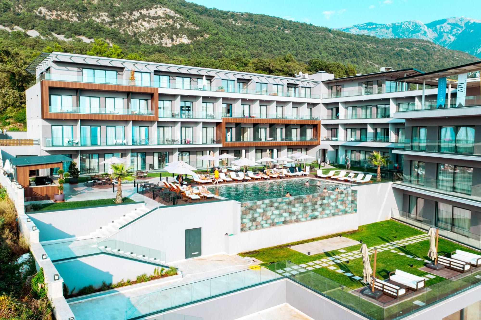 Royal Blue Resort & Residences Kavac Exterior photo